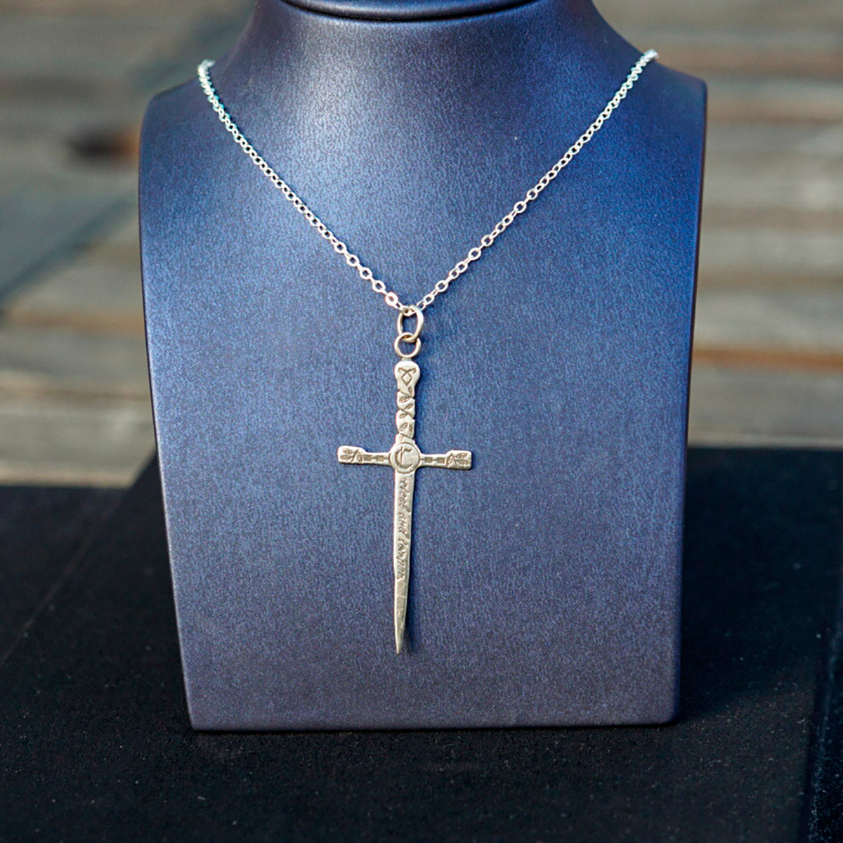 delicate cortana silver pendant and chain