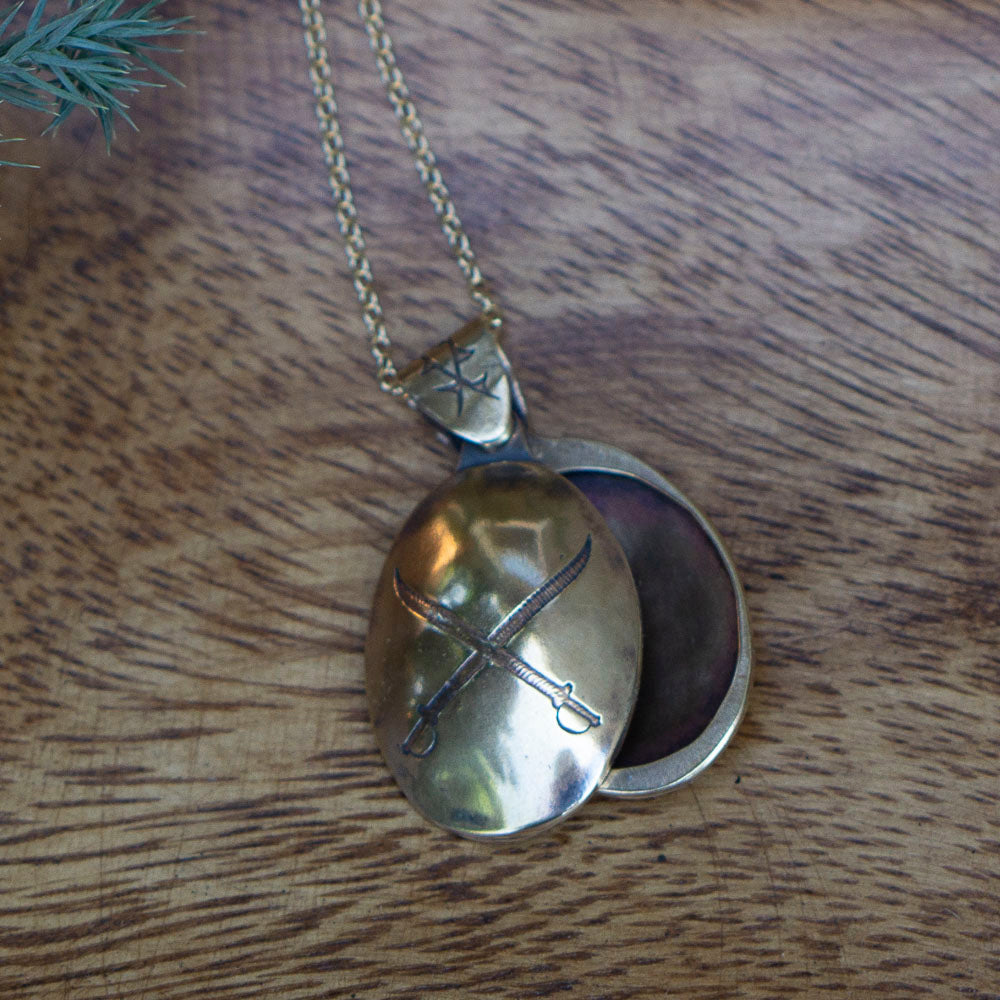 Livvy's locket - Hebel Design