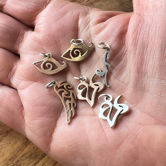 Shadowhunter Rune Charm - Hebel Design