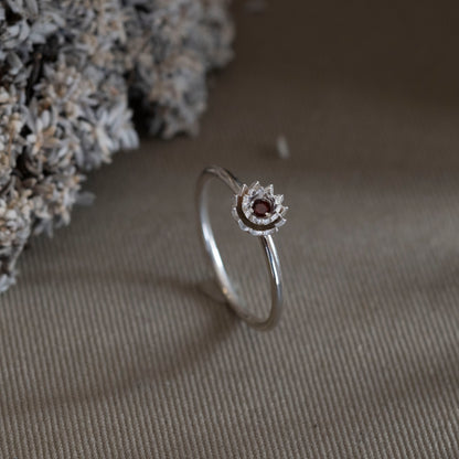 Carnation Stacker ring in sterling silver Hebel Design