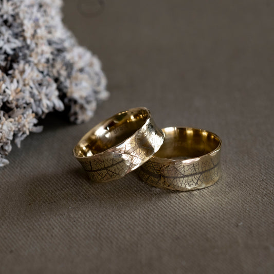 slim version of the Original Fairy ring given by the Seelie Queen to Clary