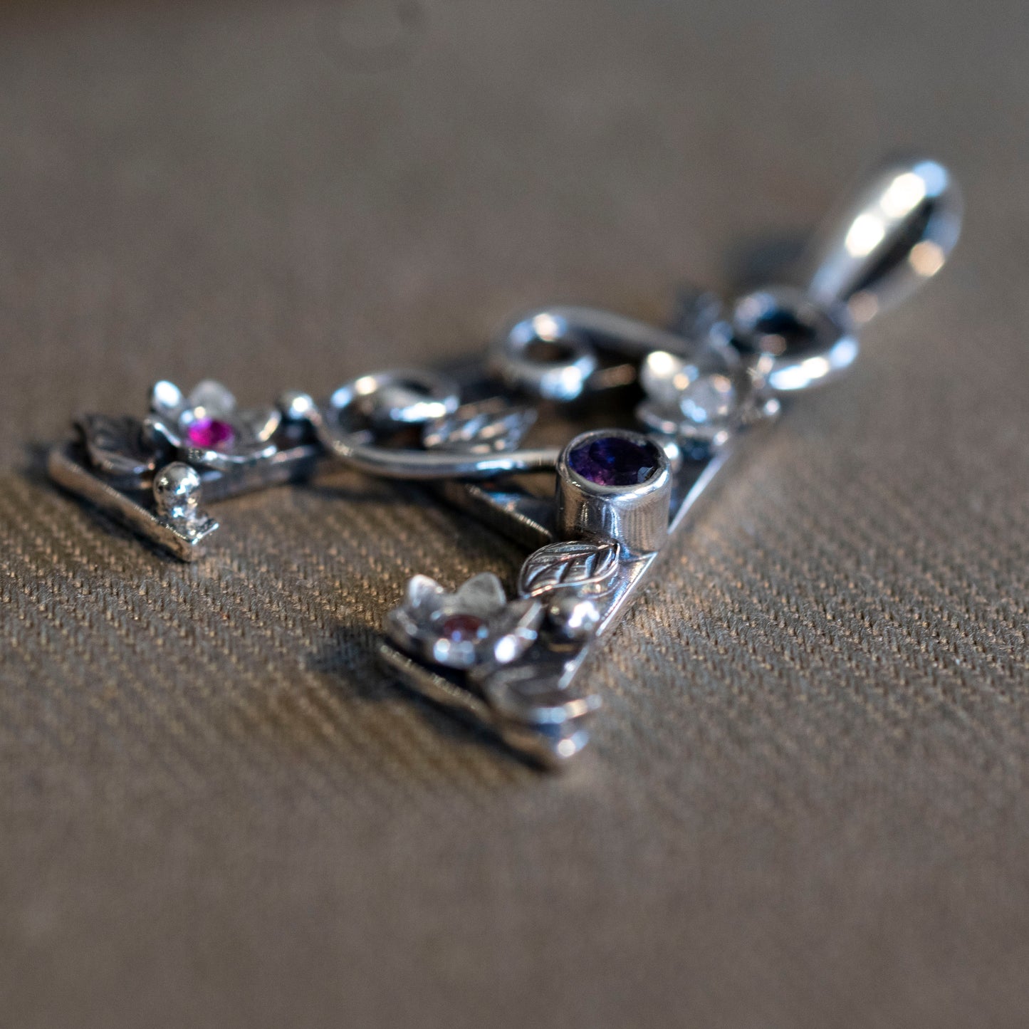 The Illustrated Initial Pendant - Hebel Design