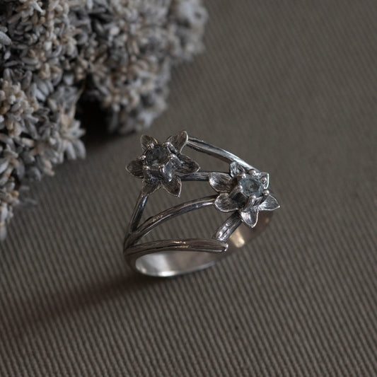March Daffodil and Aquamarine Ring - Hebel Design