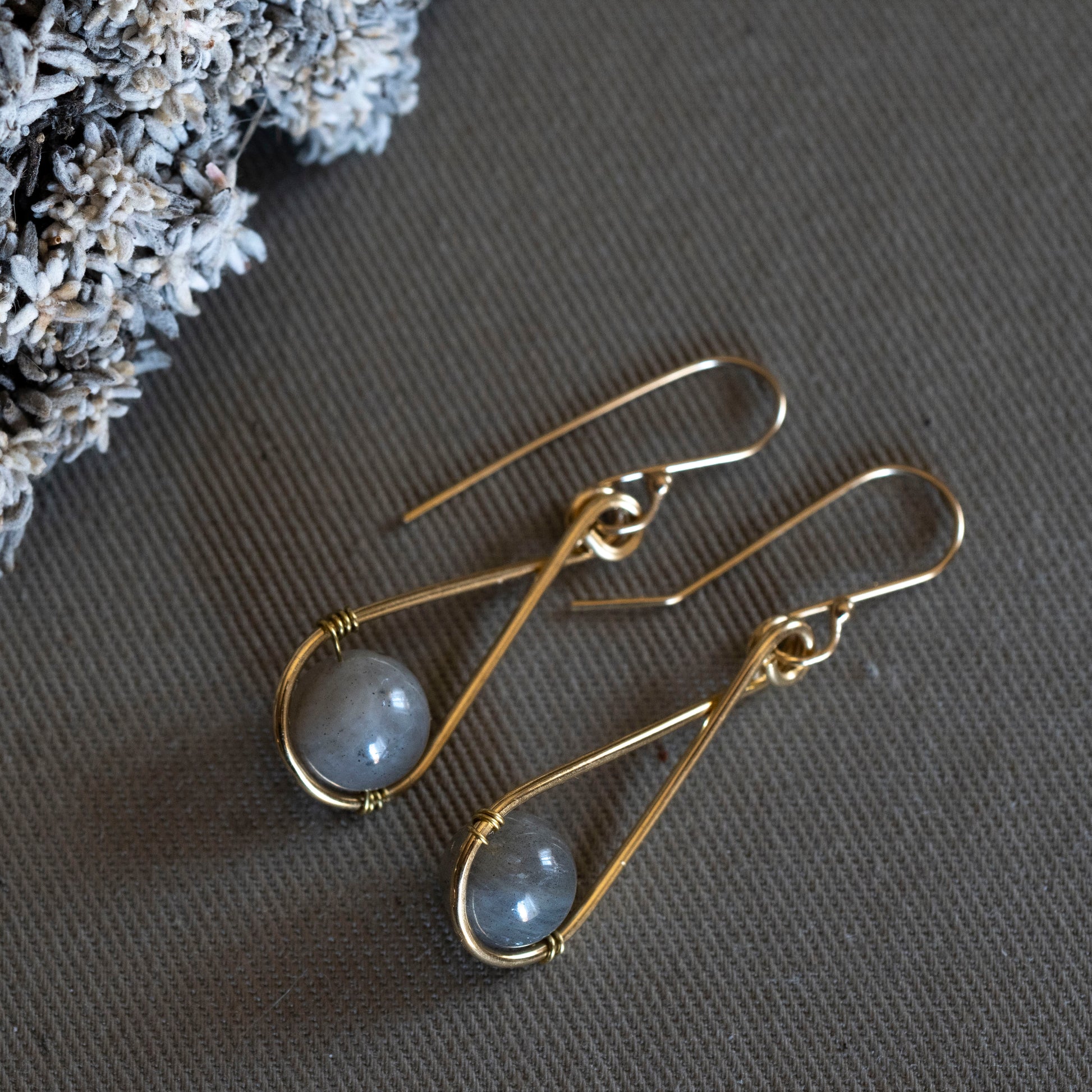 Wire and Beads Earrings - Hebel Design